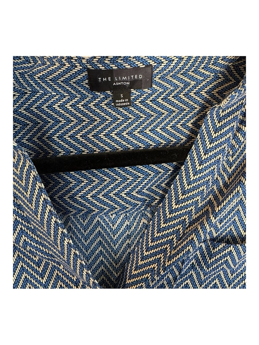 Blue Chevron Pattern Blouse Size S - Lightweight Office or Casual Wear - Picture 3 of 4